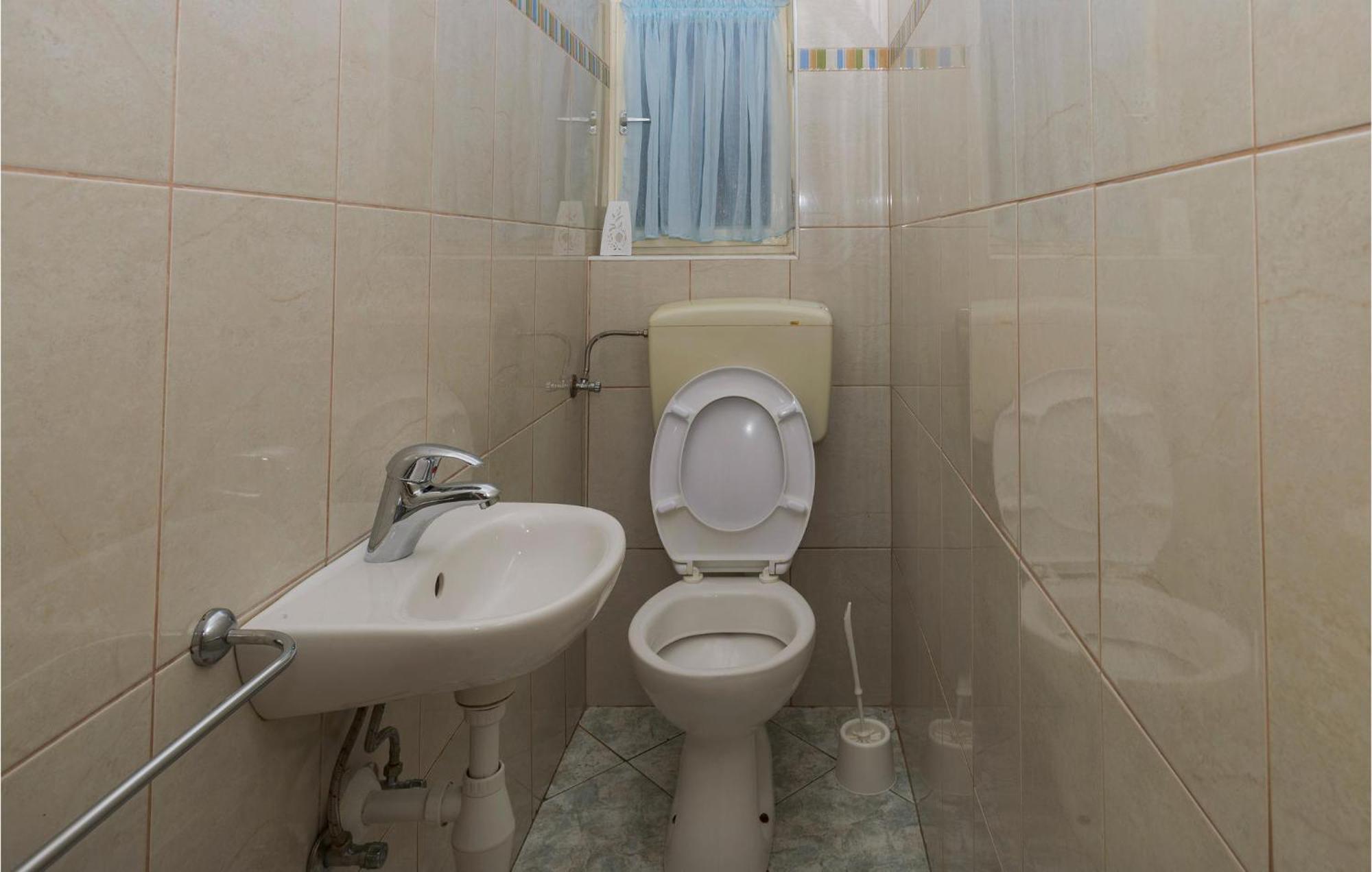 3 Bedroom Beautiful Apartment In Senj Senj  Extérieur photo