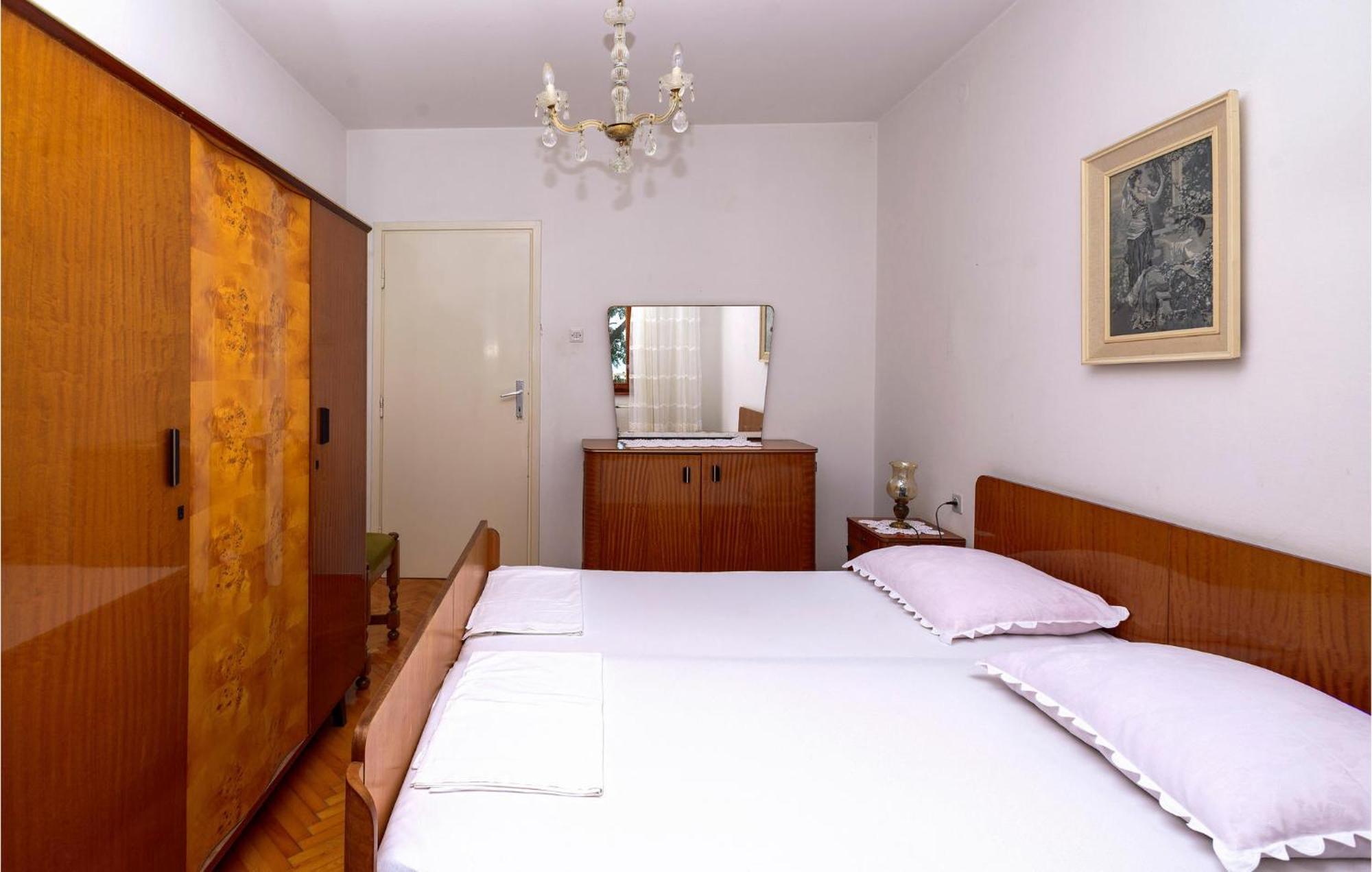3 Bedroom Beautiful Apartment In Senj Senj  Extérieur photo