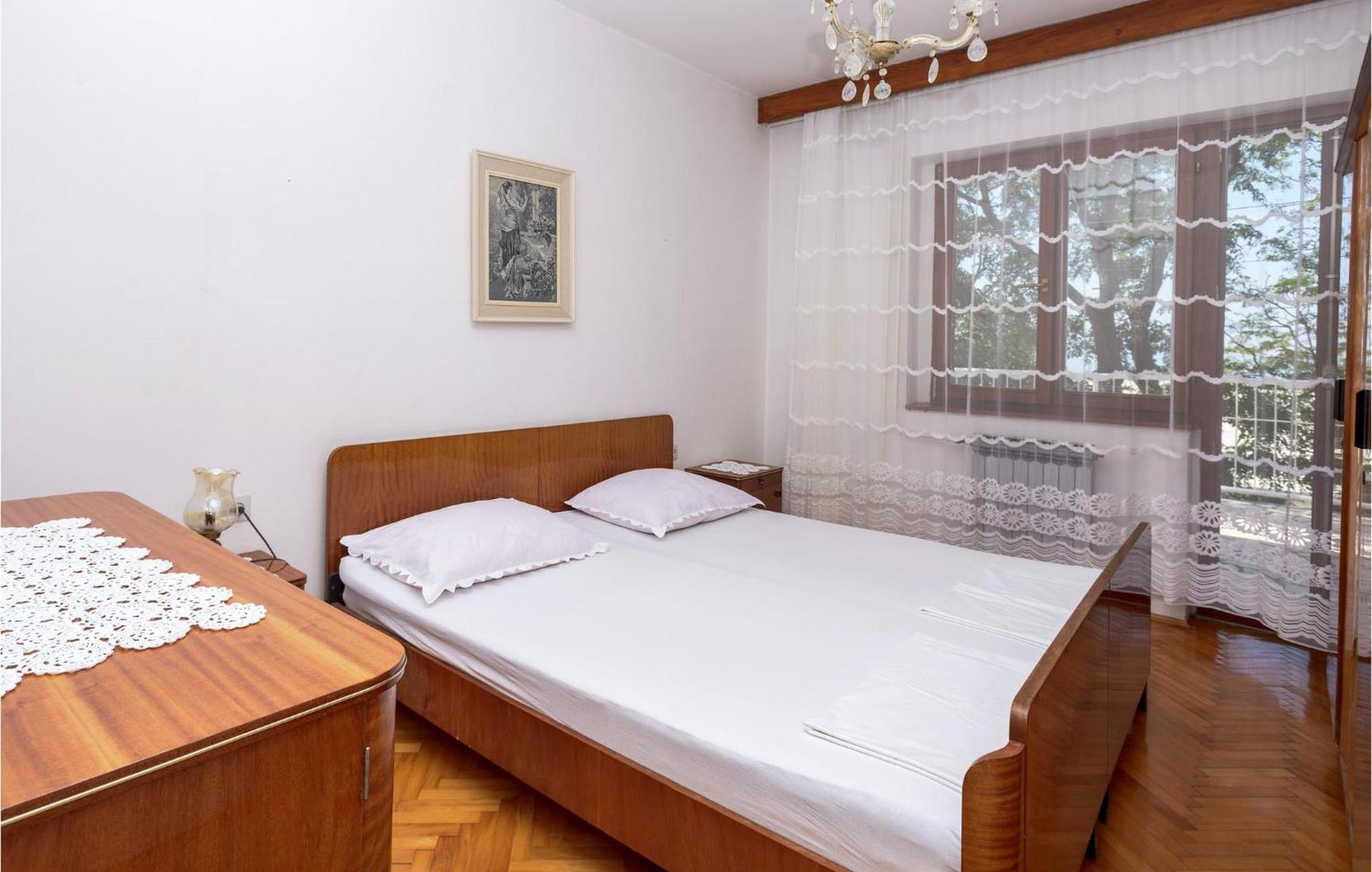 3 Bedroom Beautiful Apartment In Senj Senj  Extérieur photo