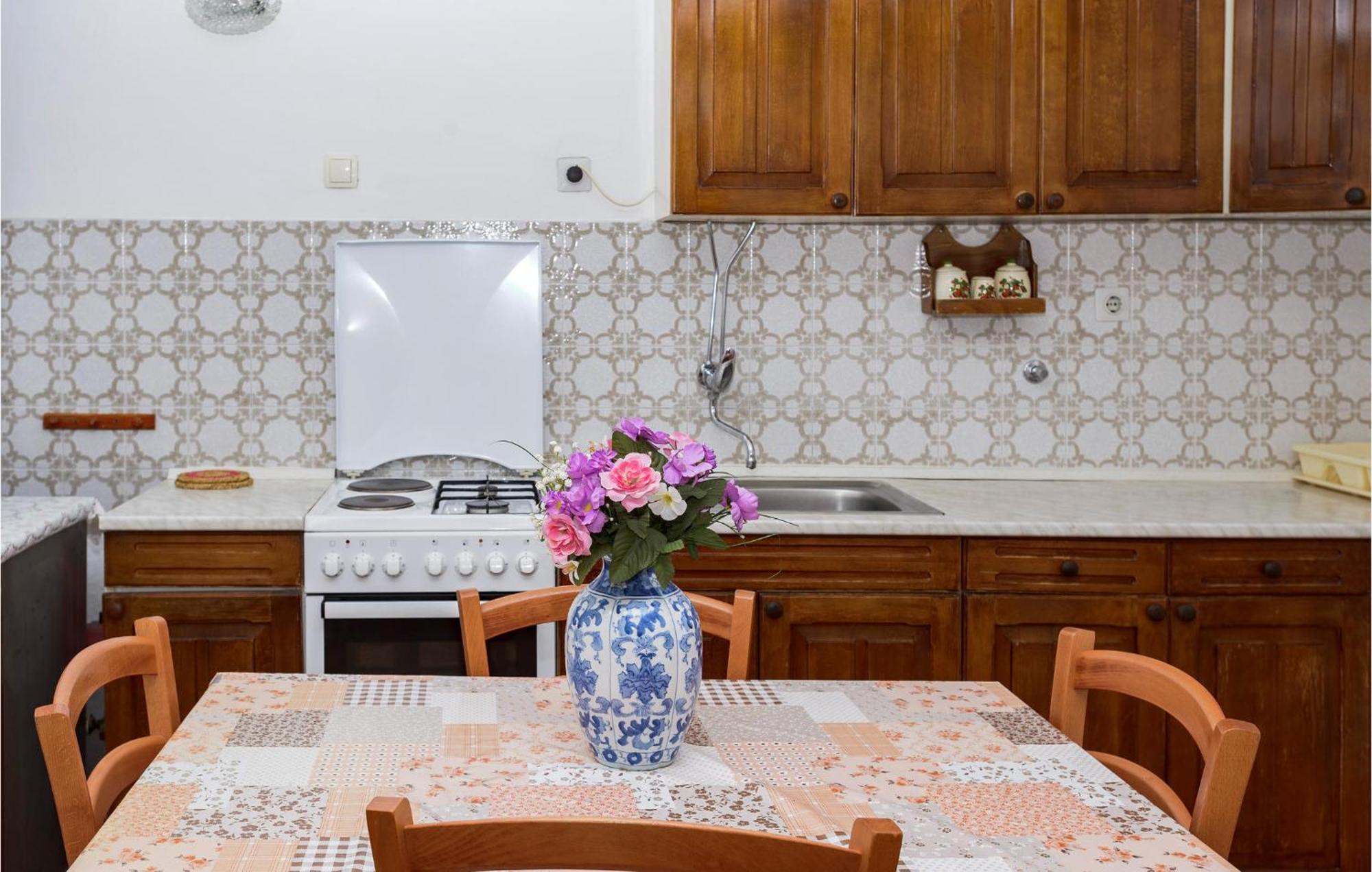 3 Bedroom Beautiful Apartment In Senj Senj  Extérieur photo